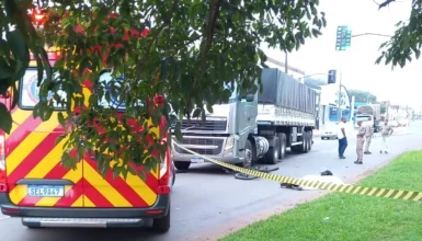 Imagem referente a Ciclista de 20 anos perde a vida em grave colisão com caminhão