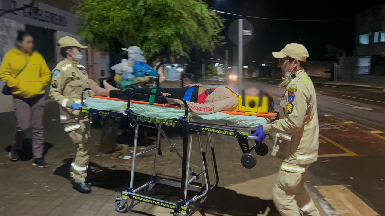 Jovem de 20 anos é socorrida após queda em residência no Bairro Brasmadeira Jovem de 20 anos é socorrida após queda em residência no Bairro Brasmadeira