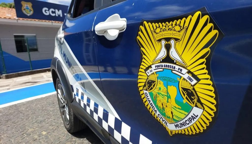Mãe reprime filhos adolescentes que frequentam bar e é agredida em Ponta Grossa