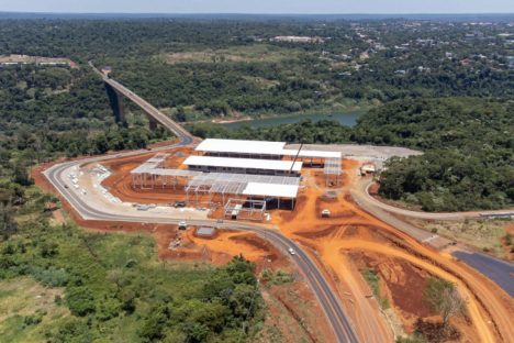 Imagem referente a Perimetral Leste de Foz do Iguaçu avança em várias frentes e atinge 56% de execução