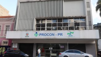 Procon-PR notifica bancos que financiam carros usados ou seminovos Procon-PR notifica bancos que financiam carros usados ou seminovos