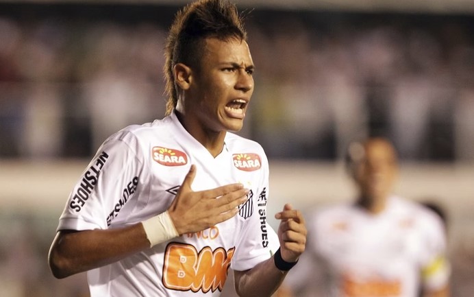 Vídeo: Marcelo Teixeira anuncia retorno de Neymar ao Santos