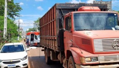 Imagem referente a Mãe tenta impedir, mas filho corre para a rua e morre atropelado