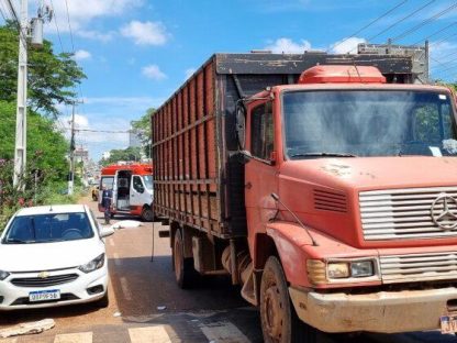 Imagem referente a Mãe tenta impedir, mas filho corre para a rua e morre atropelado