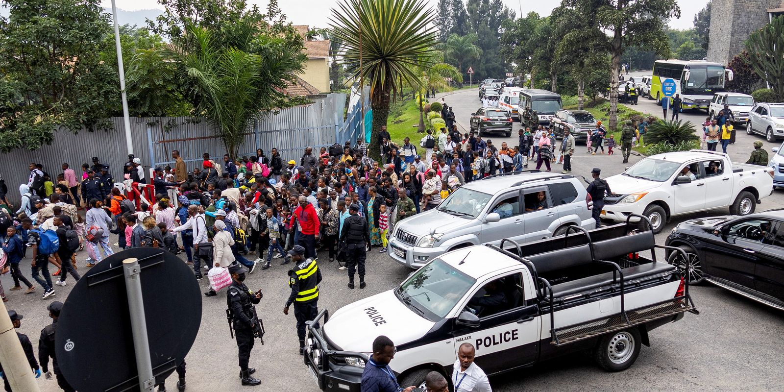 Diversas embaixadas, dentre elas a do Brasil, são atacadas no Congo Diversas embaixadas, dentre elas a do Brasil, são atacadas no Congo