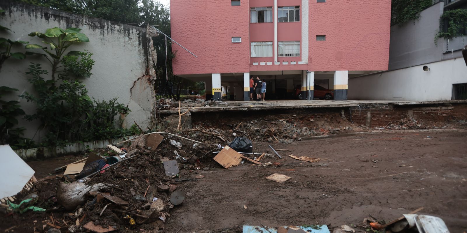 Defesa Civil paulista emite alertas severos de chuva para 2 municípios Defesa Civil paulista emite alertas severos de chuva para 2 municípios