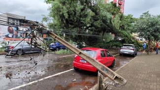 Conforme Copel, 5,5 mil imóveis estão sem energia em Cascavel