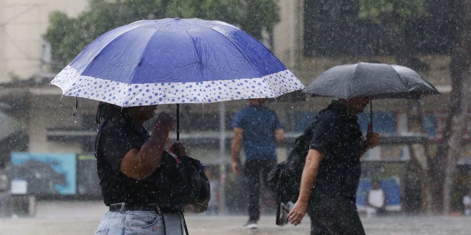 Previsão de temporal faz Rio estrear sistema de alerta da Defesa Civil Previsão de temporal faz Rio estrear sistema de alerta da Defesa Civil
