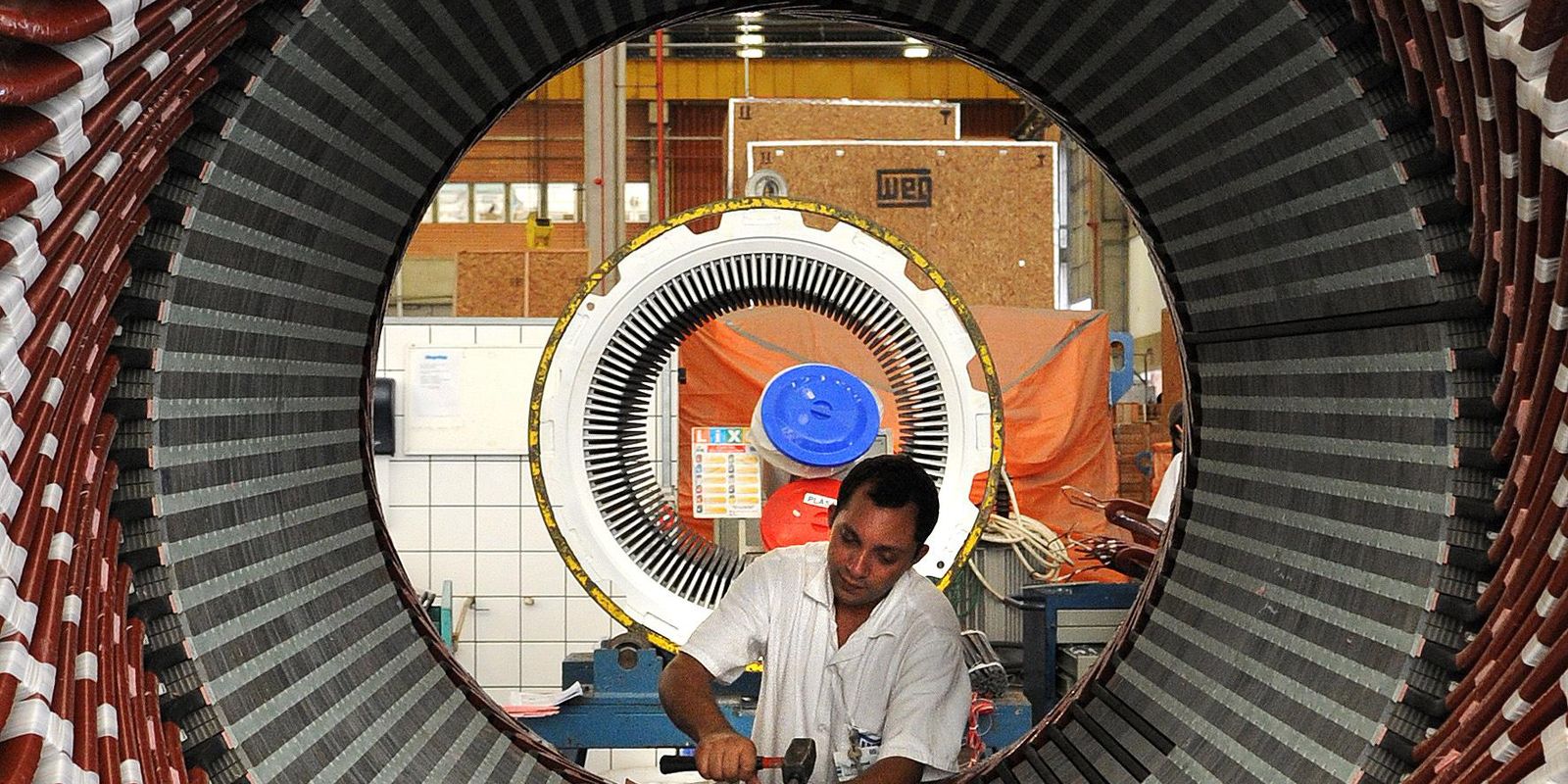 Receita da indústria de máquinas e equipamentos tem queda de 8,6% Receita da indústria de máquinas e equipamentos tem queda de 8,6%