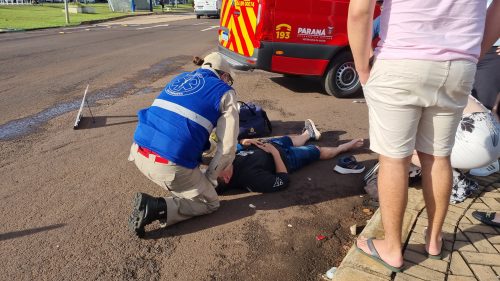 Imagem referente a Motociclista fica ferido ao se envolver em acidente com caminhão na Avenida Tancredo Neves