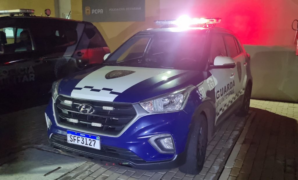 Jovem de 19 anos é detido após agredir a própria mãe no Brasmadeira