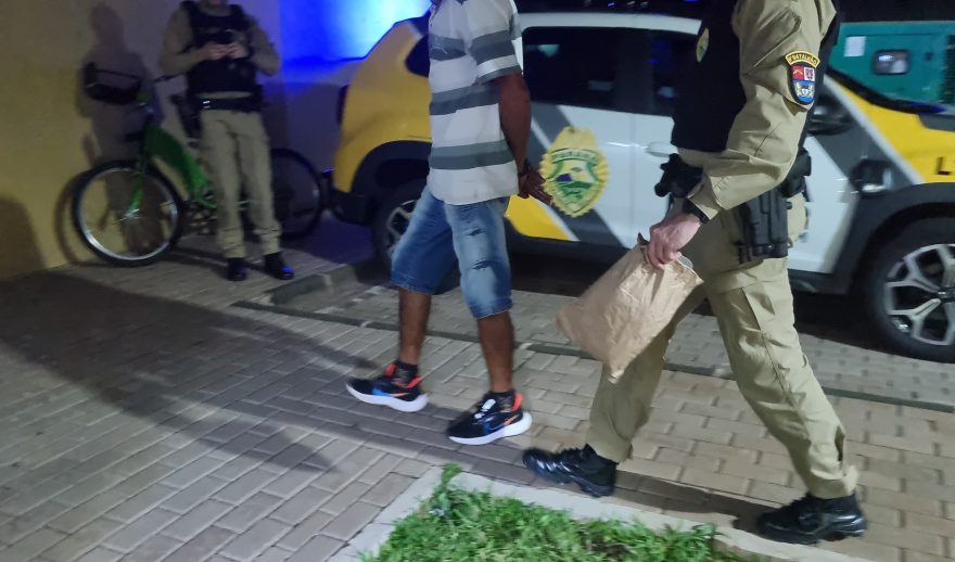 Homem é detido pela PM depois de furtar bicicleta pública no centro de Cascavel