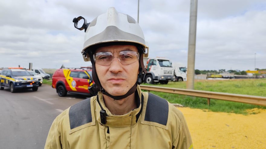 Tenente do Corpo de Bombeiros dá detalhes sobre atendimento a tombamento no Trevo Cataratas