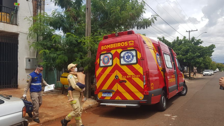 Criança é socorrida pelo Siate após cair da escada no Esmeralda