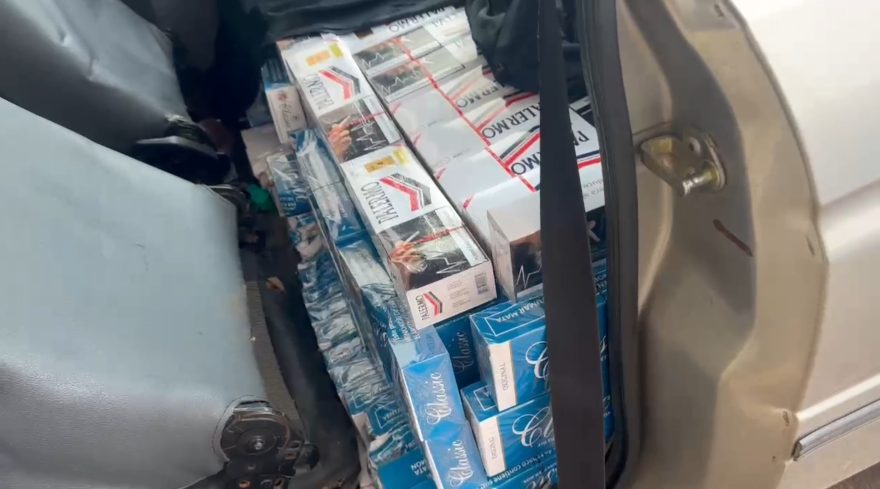 PRF apreende 7 mil e 500 maços de cigarro na BR-277 em Cascavel