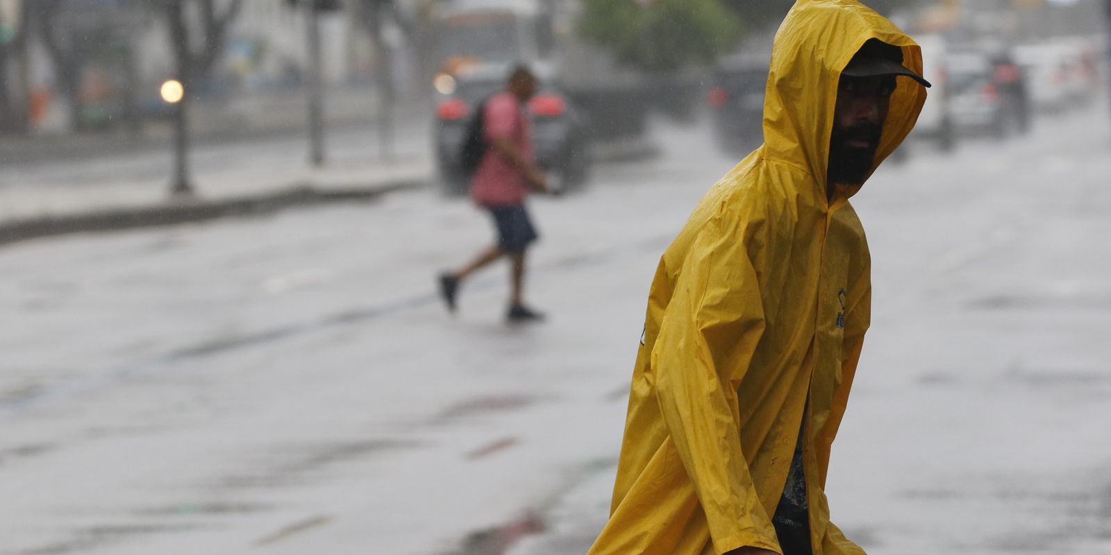 Inmet emite alerta vermelho para chuvas em Minas, SP e Rio Inmet emite alerta vermelho para chuvas em Minas, SP e Rio