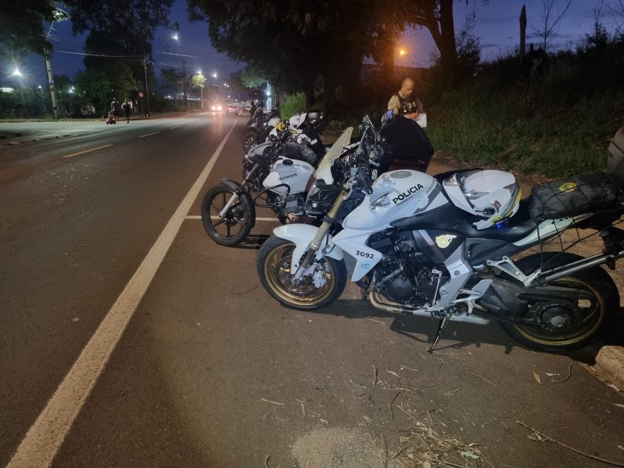 Polícia Militar realiza operação de trânsito com foco em abordagens a motocicletas