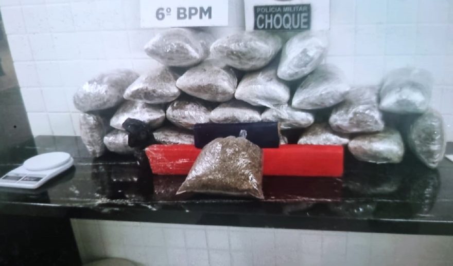 Tráfico de drogas: Choque prende jovem com 18kg de capulho em residência no bairro Interlagos