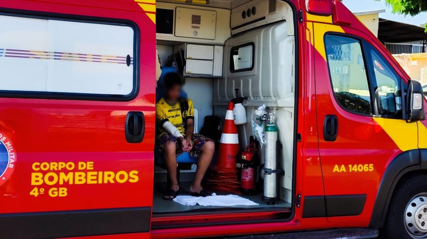 Menino tem lesão no braço ao sofrer queda no Bairro Brasmadeira