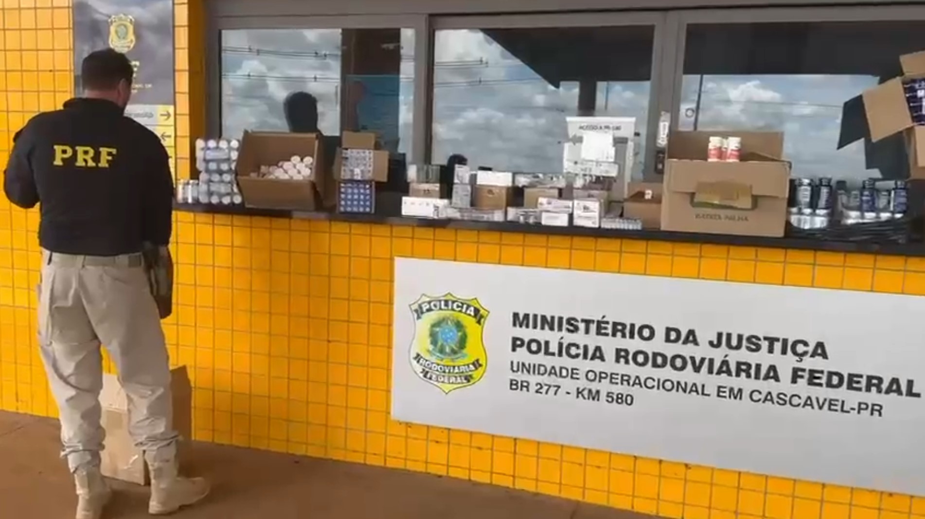 PRF apreende grande carga de anabolizantes em Cascavel