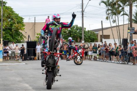 No Litoral, shows de esportes radicais impressionam público no Verão Maior Paraná