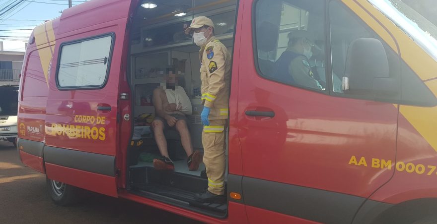 Motociclista é socorrido pelo Siate após acidente de trânsito no Veneza