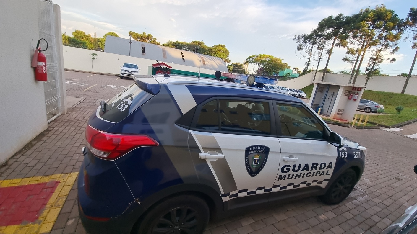 Guarda Municipal de Cascavel detém homem com mandado de prisão por furto Guarda Municipal de Cascavel detém homem com mandado de prisão por furto
