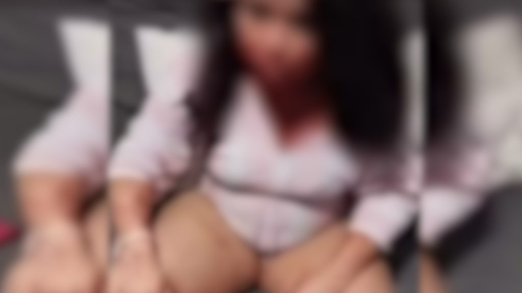 Prostituta é esfaqueada por cliente após ato sexual; o ataque foi premeditado pelo agressor