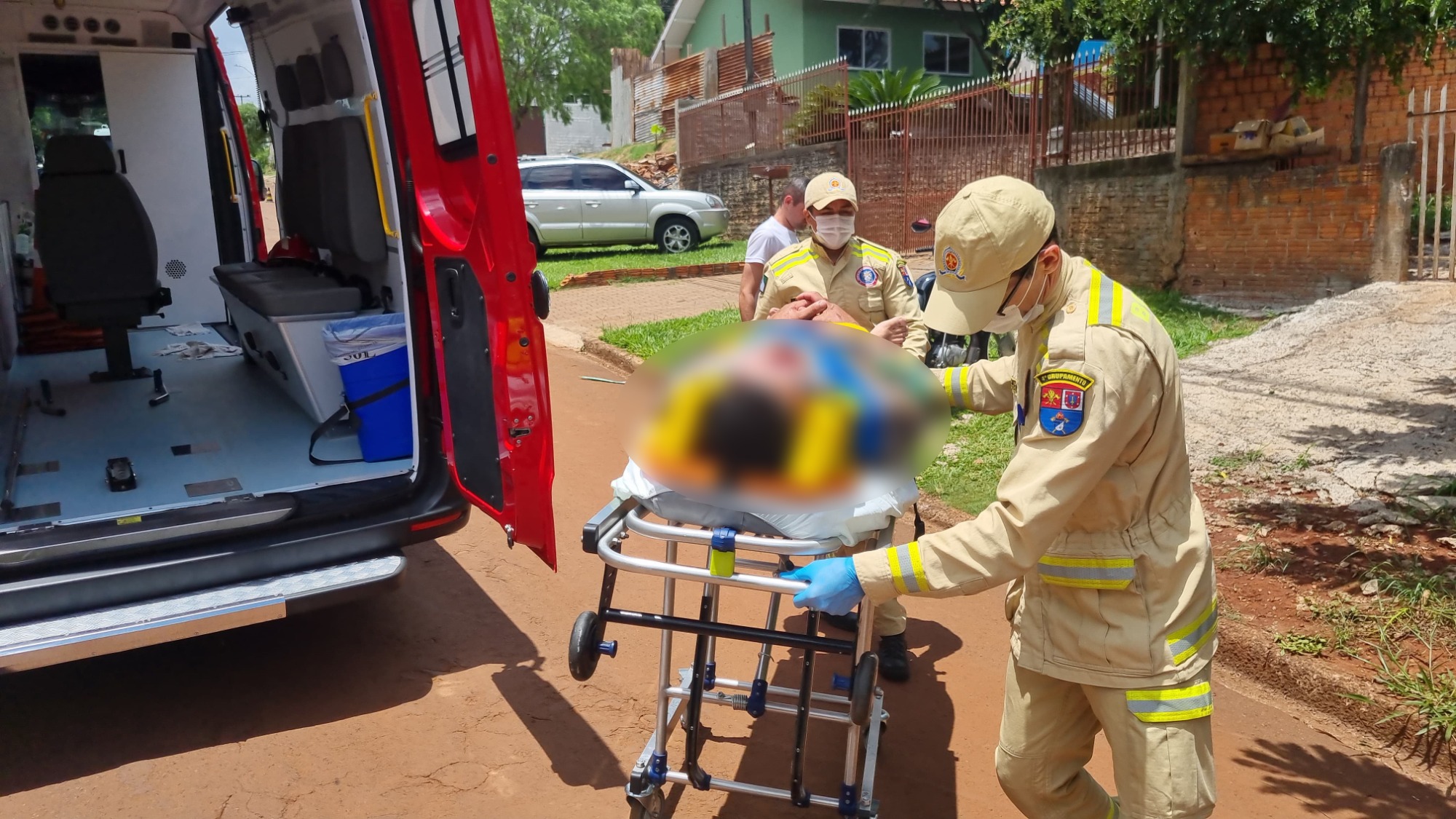 Ciclista sofre queda ao "rampar" quebra-molas no Periolo Ciclista sofre queda ao "rampar" quebra-molas no Periolo