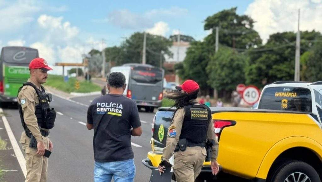 Jovem morre após ser atropelado por ônibus no Paraná