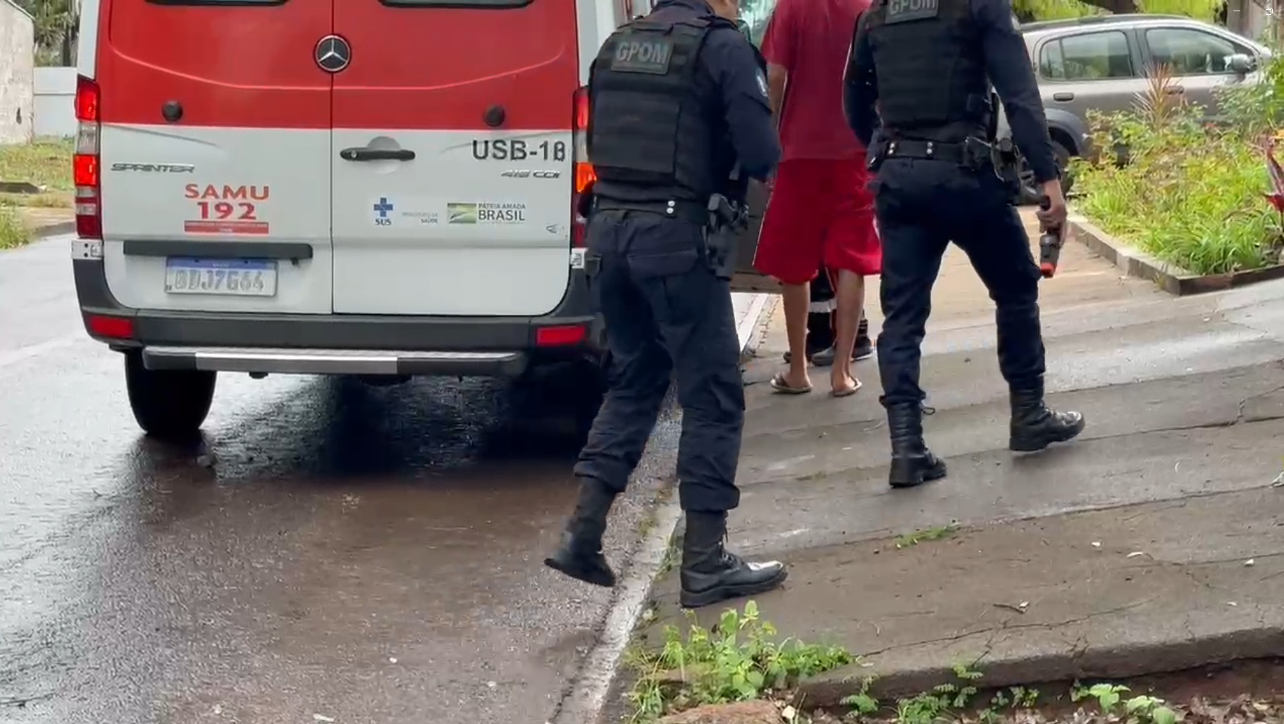 Pais pedem socorro após filho tentar colocar fogo em residência no Santa Cruz