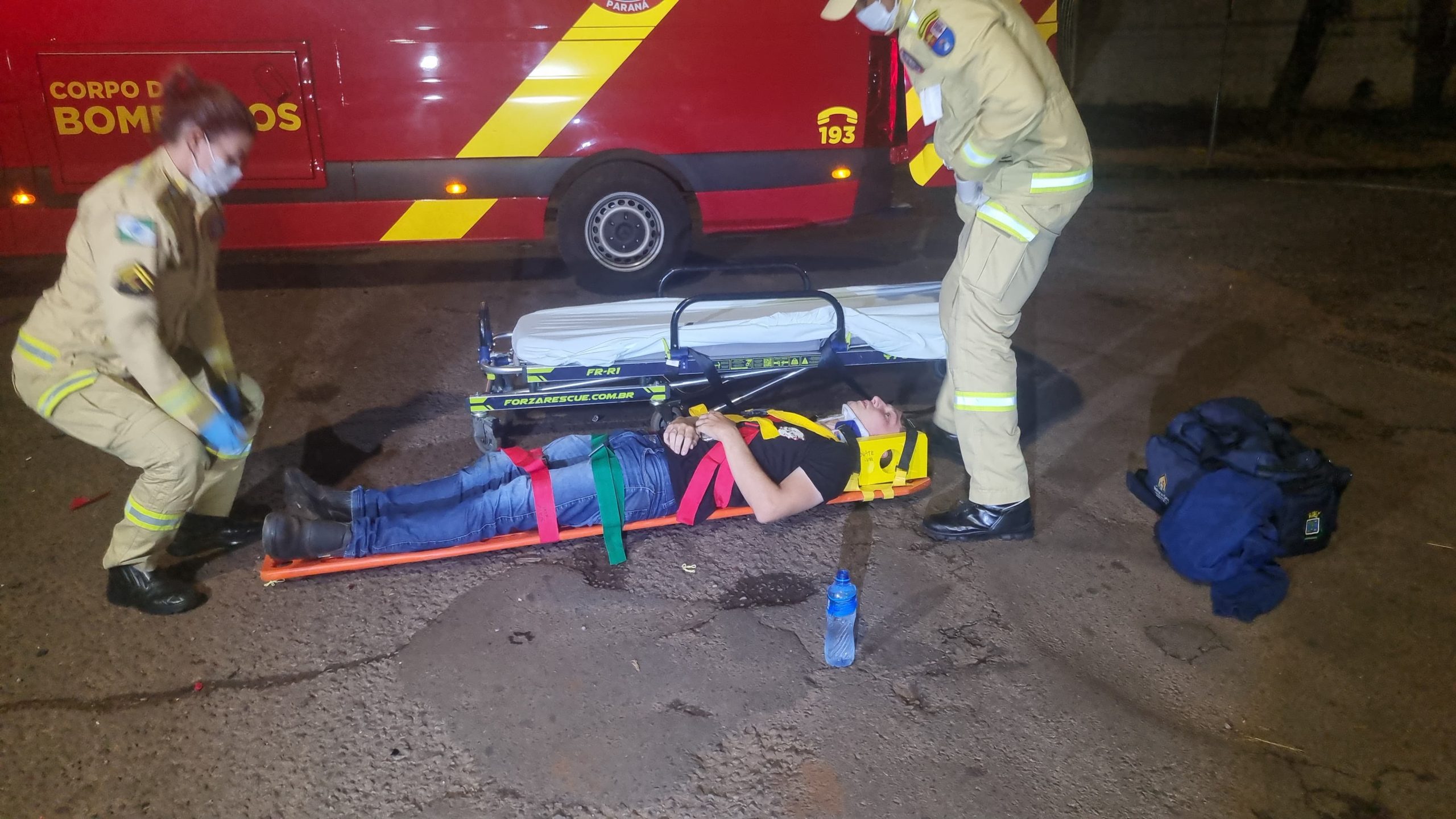 Bombeiros atendem vítima de acidente no Bairro Alto Alegre