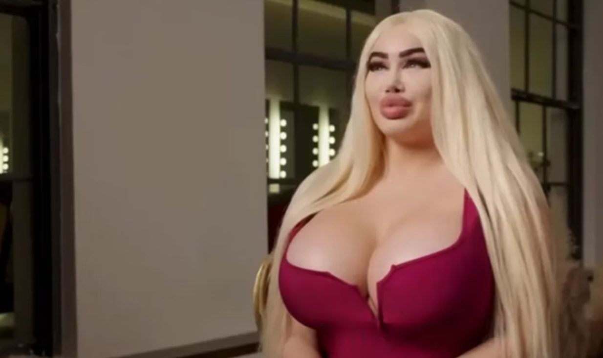 Bibi Bugatti: a influencer que gastou R$ 2 milhões em busca do 'bumbum brasileiro' Bibi Bugatti: a influencer que gastou R$ 2 milhões em busca do 'bumbum brasileiro'