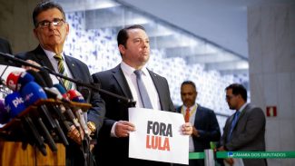 Pedido de impeachment de Lula chega a 130 assinaturas