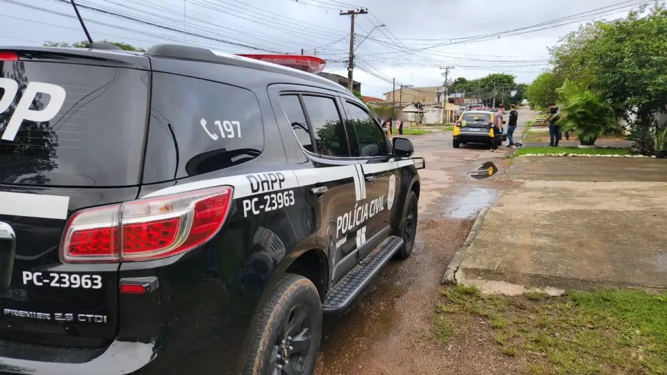 Falsos policiais invadem residência e matam jovem de 21 anos
