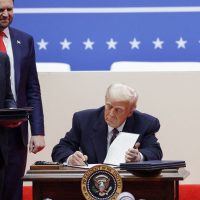 Guerra comercial de Trump terá reflexos no Brasil, dizem economistas Imagem referente a Guerra comercial de Trump terá reflexos no Brasil, dizem economistas