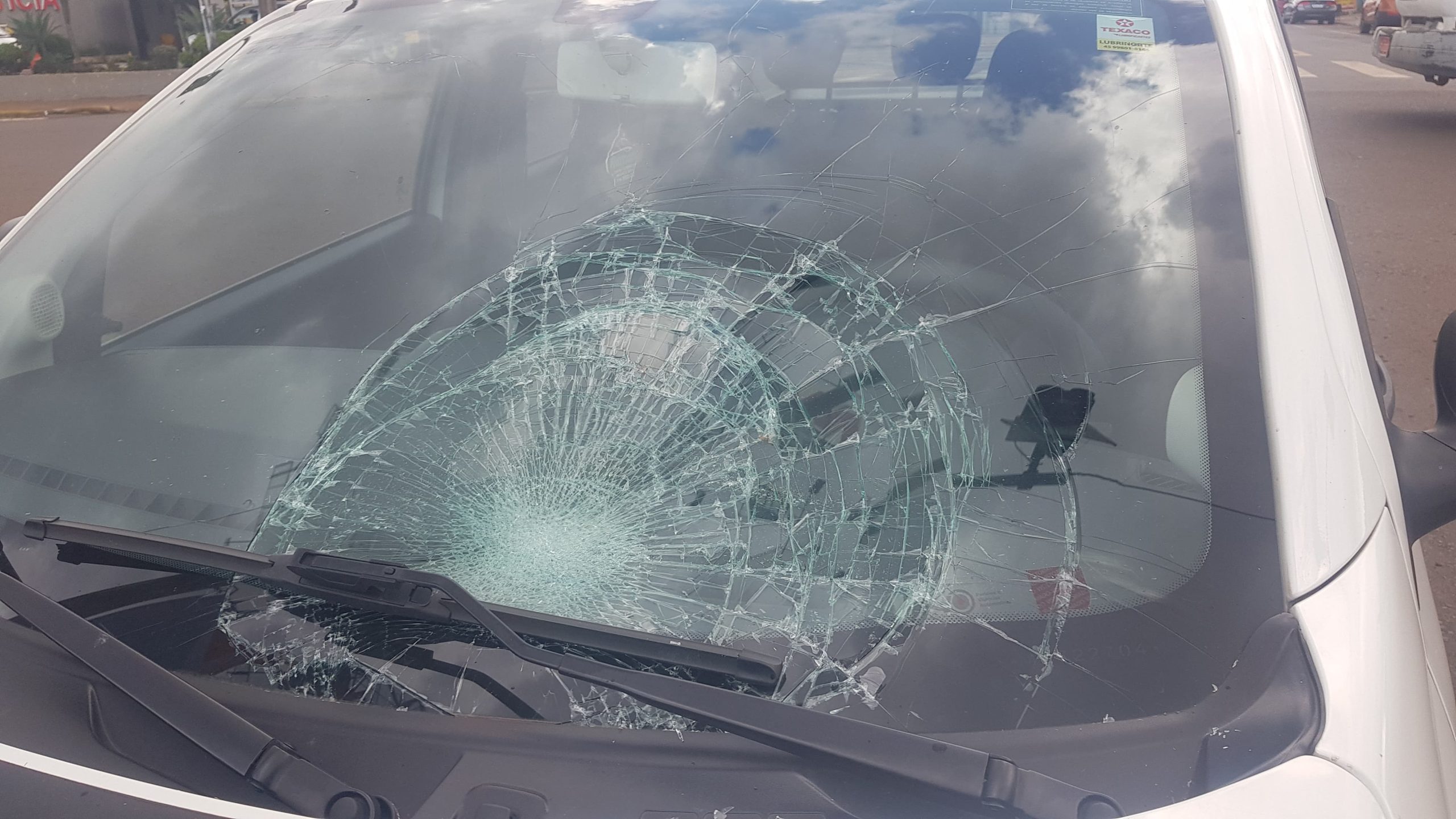 Idoso é atropelado por Fiat Mobi no Jardim Clarito