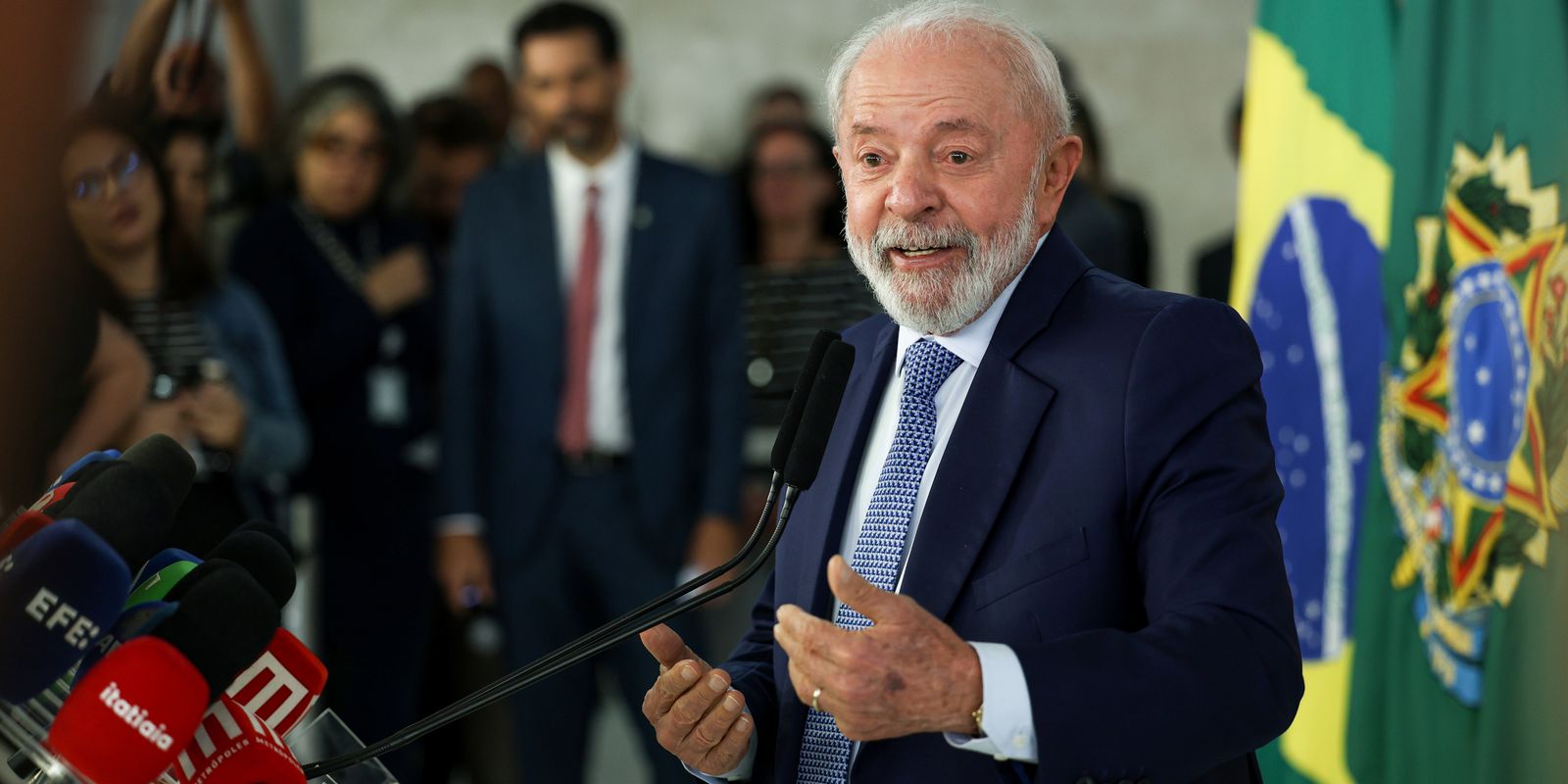 Vamos baixar o custo de vida, afirma Lula Vamos baixar o custo de vida, afirma Lula