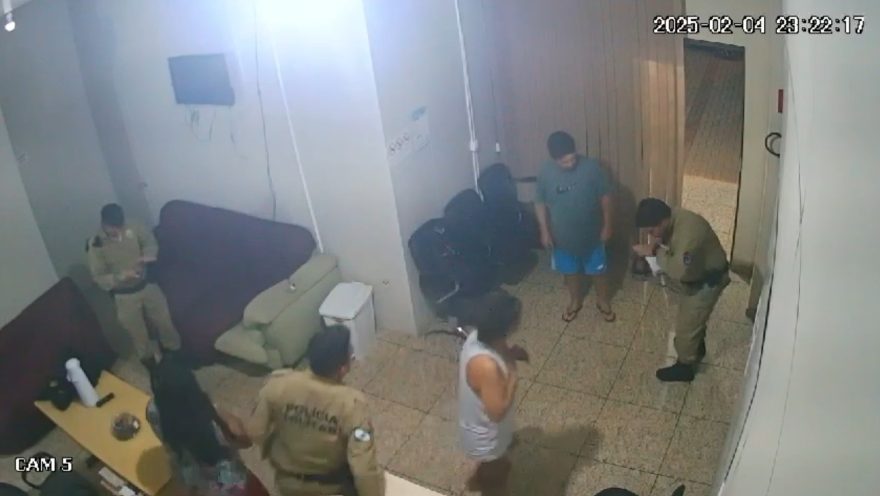 Veja momento em que bebê asfixiado tem a vida salva por Policial Militar em Cascavel