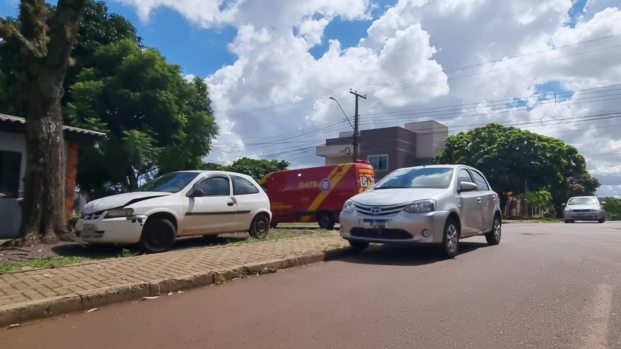 Motorista sofre ferimento na cabeça após acidente no Bairro Neva