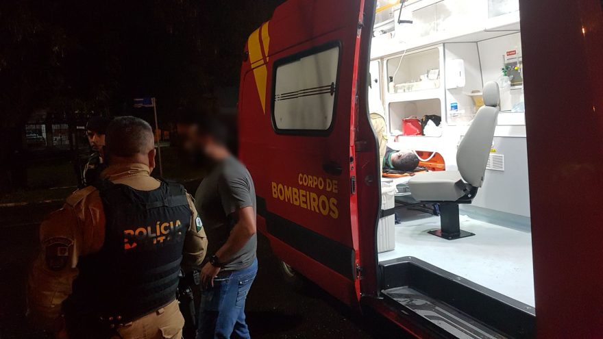 Homem é esfaqueado pela mulher após suposta traição com a vizinha no São Cristóvão