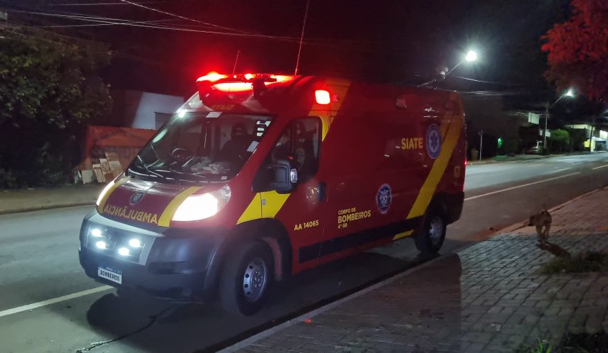Morador de rua com suspeita de fratura é socorrido pelo Siate no Santa Cruz