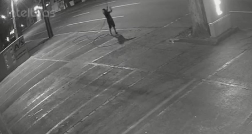 Furto de fios é flagrado por câmera na Rua Erechim