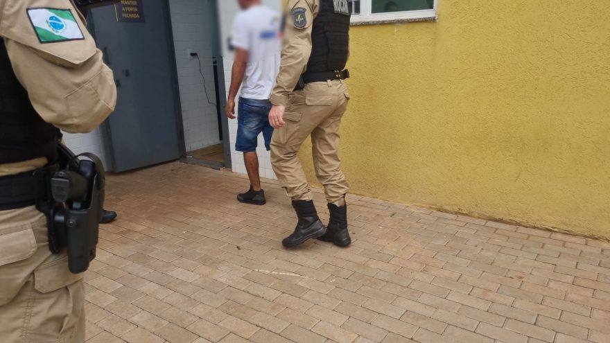 Homem detido em Cascavel após tentar estuprar colega de trabalho no vestiário da empresa