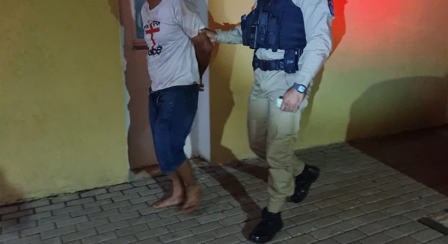 Homem é detido após ameaçar companheira e enteada no Interlagos