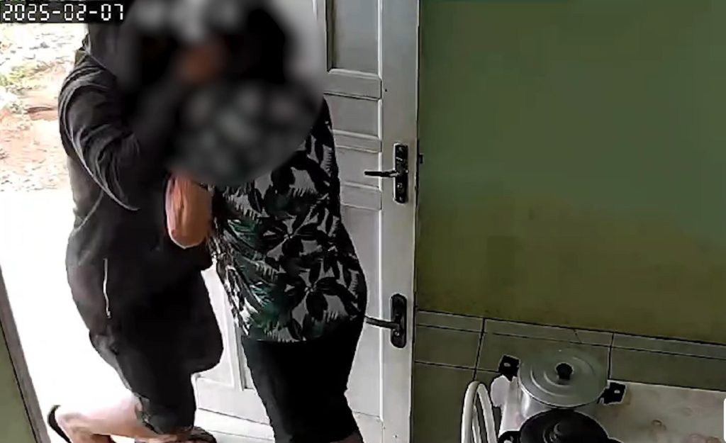 Vídeo: bandido invade casa, agride idosa e acaba preso em Jaguariaíva
