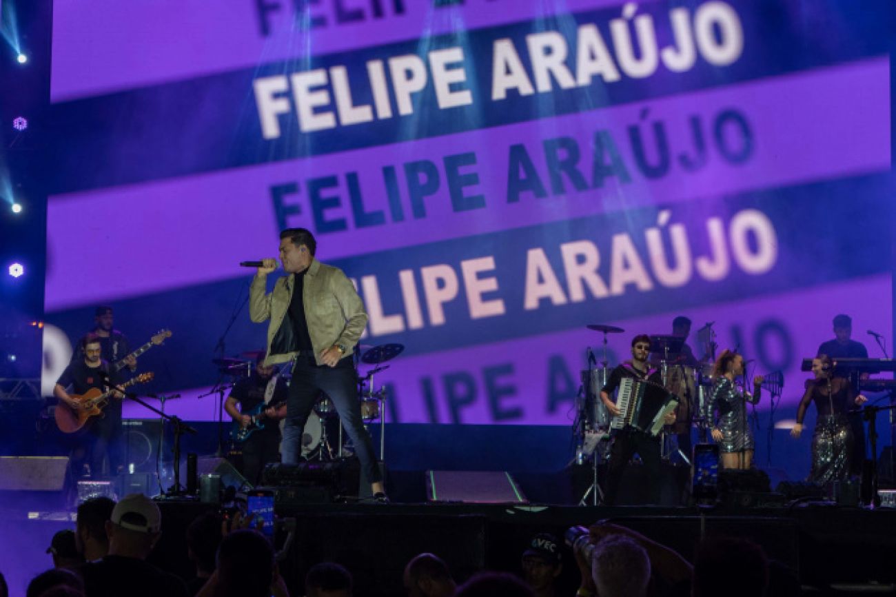 Festa sertaneja de Felipe Araújo reúne mais de 18 mil pessoas em Pontal do Paraná Imagem referente a Festa sertaneja de Felipe Araújo reúne mais de 18 mil pessoas em Pontal do Paraná