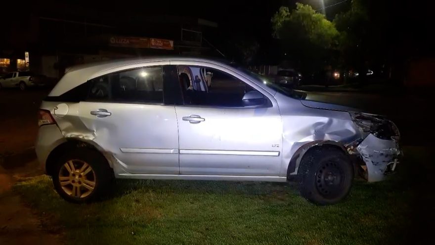 Acidente entre carros é registrado na Rua Europa