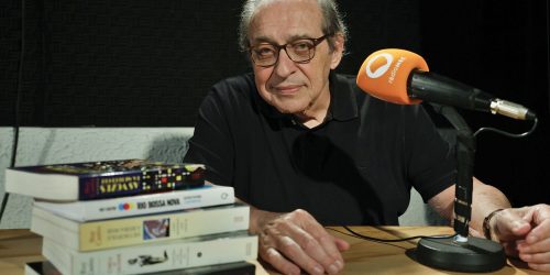 Em série da Rádio MEC, Ruy Castro traz canções de carnavais antigos Imagem referente a Em série da Rádio MEC, Ruy Castro traz canções de carnavais antigos