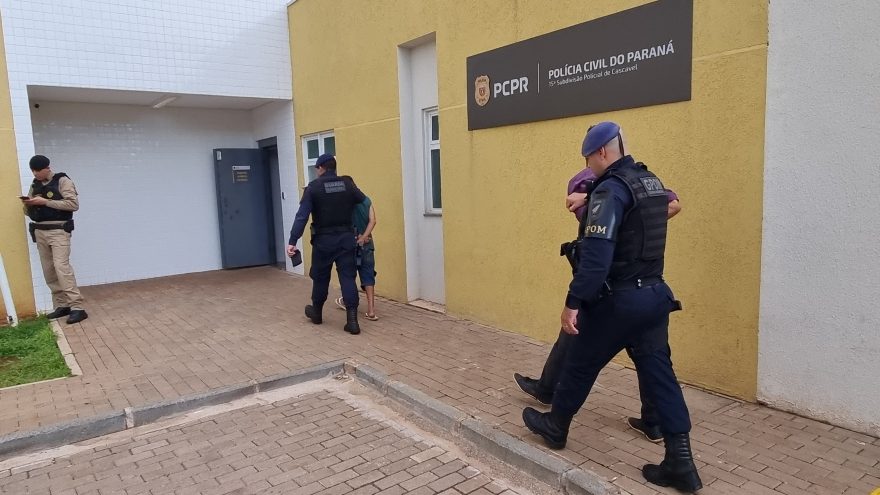 GM flagra venda de drogas no Centro e dois são encaminhados à Delegacia
